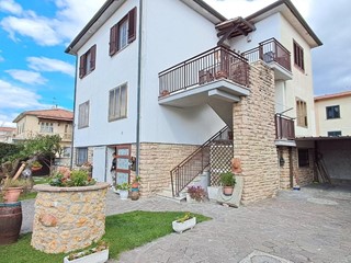 Quadrilocale in Vendita a Cecina, zona Cecina Marina, 390'000&euro;, 90 m²