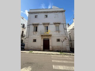 Appartamento in Vendita a Castellana Grotte, 490'000&euro;, 740 m²