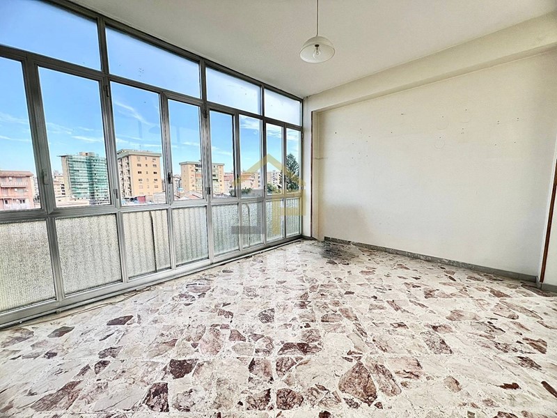 Appartamento in Vendita a Palermo, 127'000&euro;, 115 m²