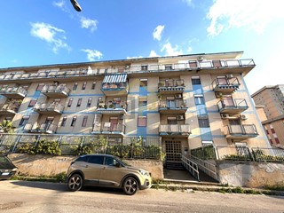 Quadrilocale in Vendita a Palermo, 145'000&euro;, 126 m²