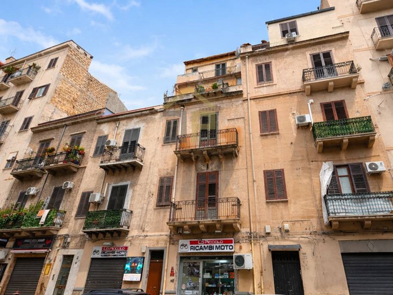 Appartamento in Vendita a Palermo, 69'000&euro;, 79 m²