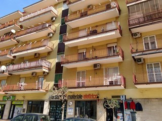 Trilocale in Vendita a San Giorgio a Cremano, 162'000&euro;, 80 m²
