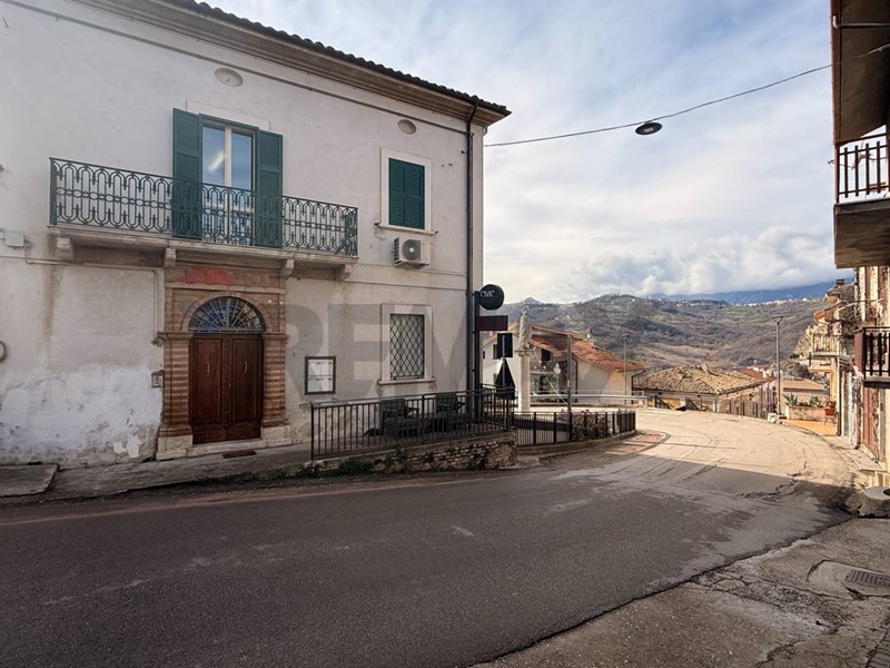 Trilocale in Vendita a Roccascalegna, 95'000&euro;, 66 m²