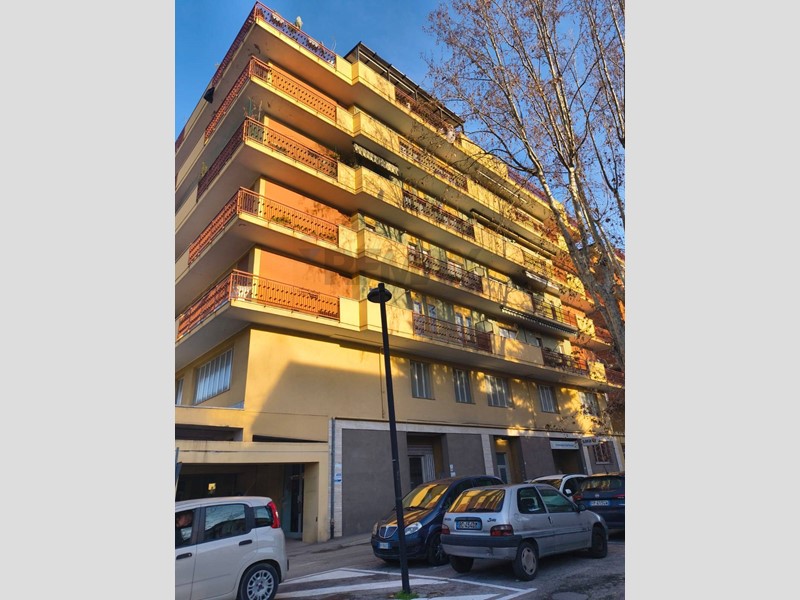 Appartamento in Vendita a Pescara, 170'000&euro;, 100 m²