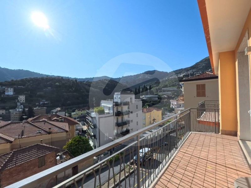 Trilocale in Vendita a Alassio, 330'000&euro;, 102 m²