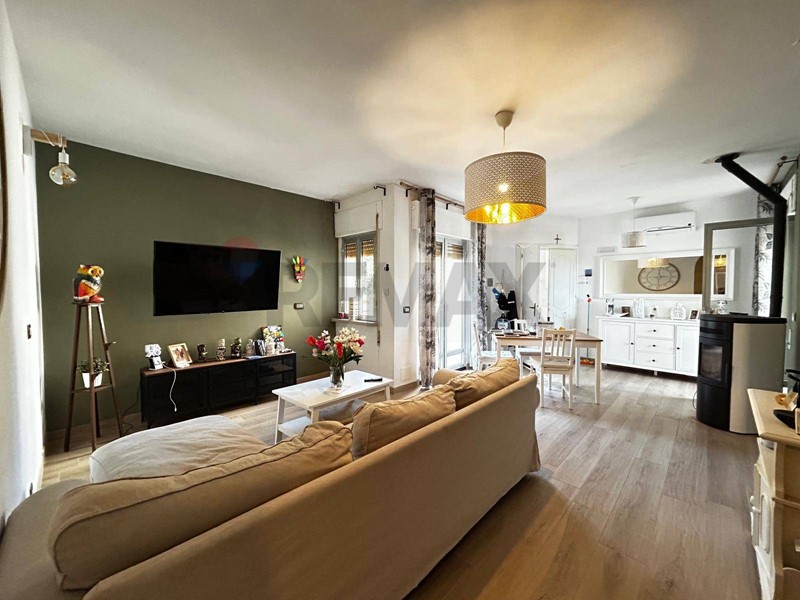 Appartamento in Vendita a Rodi Garganico, 595'000&euro;, 421 m²