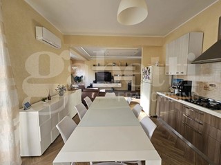 Trilocale in Vendita a Messina, 220'000&euro;, 115 m²