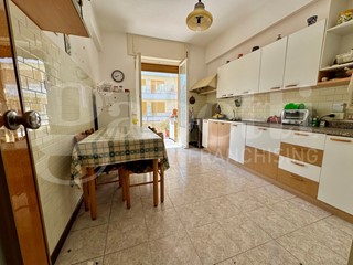 Appartamento in Vendita a Genova, 259'000&euro;, 150 m²