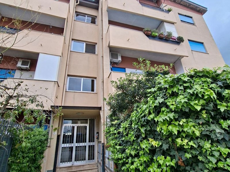 Appartamento in Vendita a Palermo, 100'000&euro;, 90 m²