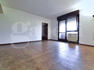 Trilocale in Vendita a Monza, 285'000&euro;, 103 m², con Box