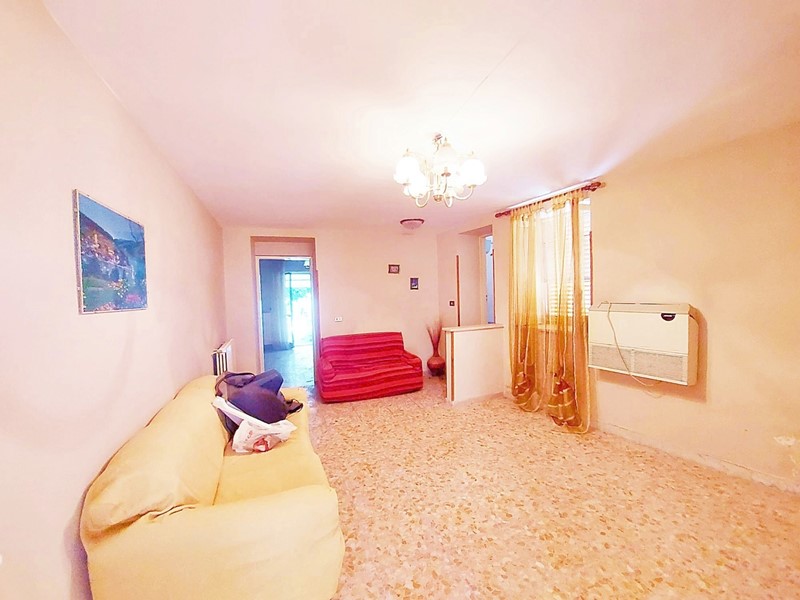 Trilocale in Vendita a Piedimonte San Germano, 40'000&euro;, 70 m²