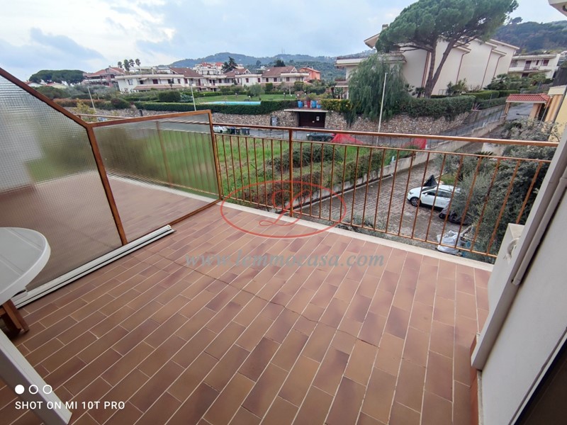 Bilocale in Vendita a Diano Castello, 150'000&euro;, 48 m², arredato