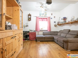 Appartamento in Vendita a Genova, zona Molassana, 143'000&euro;, 97 m²