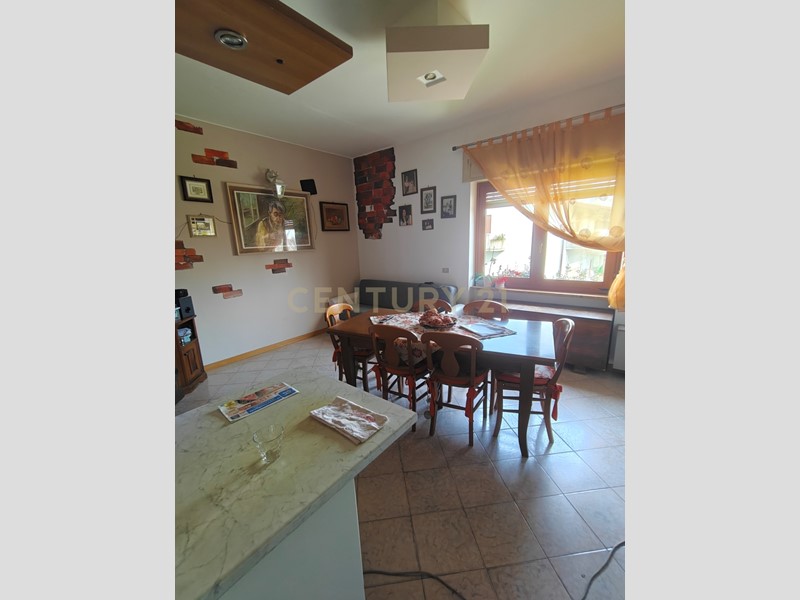 Trilocale in Vendita a Veronella, 110'000&euro;, 110 m², arredato, con Box