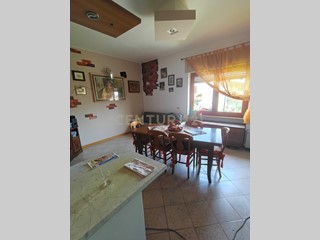 Trilocale in Vendita a Veronella, 110'000&euro;, 110 m², arredato, con Box