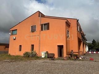 Appartamento in Vendita a Roncoferraro, 250'000&euro;, 250 m², arredato, con Box