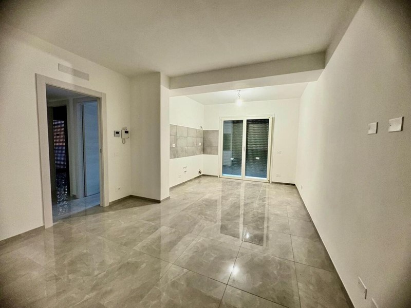 Trilocale in Vendita a Guidonia Montecelio, zona Guidonia, 190'000&euro;, 85 m²