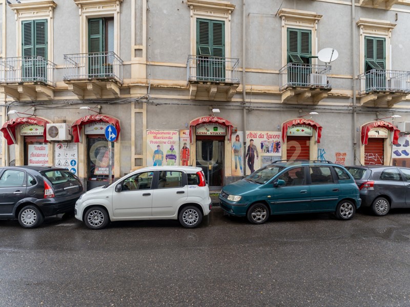 Appartamento in Vendita a Catania, 97'000&euro;, 100 m²