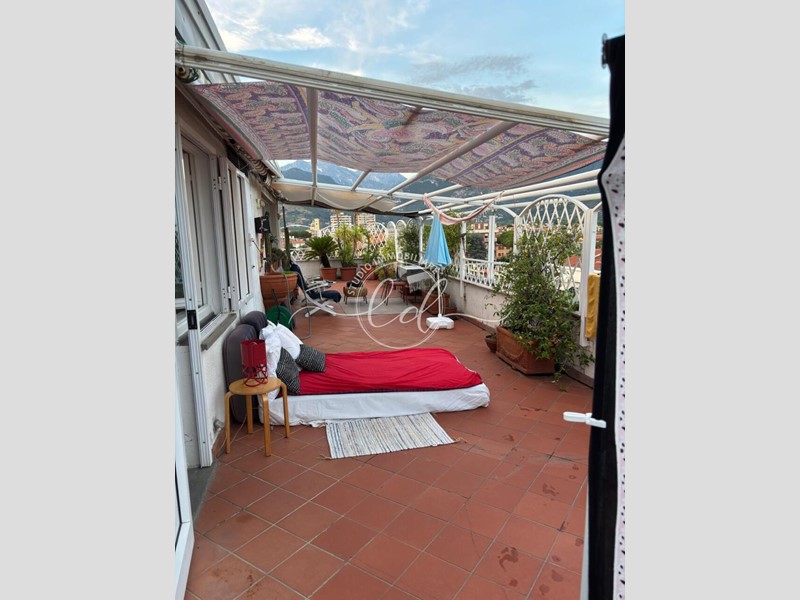 Appartamento in Vendita a Seravezza, zona Querceta, 590'000&euro;, 110 m², arredato