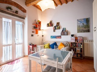 Bilocale in Vendita a Cascina, zona Marciana, 100'000&euro;, 48 m²