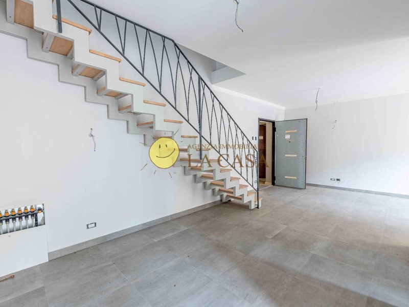 Appartamento in Vendita a Figline e Incisa Valdarno, zona Incisa, 220'000&euro;, 110 m², con Box