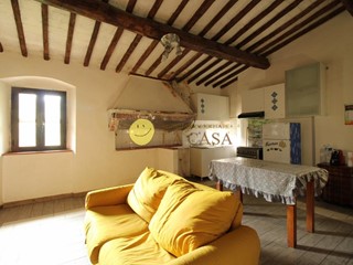 Trilocale in Vendita a Figline e Incisa Valdarno, 78'000&euro;, 60 m², arredato