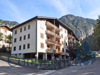 Trilocale in Vendita a Piazzatorre, 69'900&euro;, 58 m²
