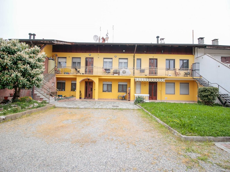Trilocale in Affitto a Bosconero, 620&euro;, 97 m²