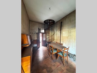 Quadrilocale in Vendita a San Vittore Olona, 130'000&euro;, 139 m², con Box