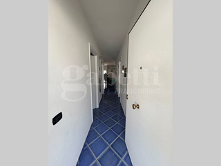 Trilocale in Vendita a Scalea, 145'000&euro;, 75 m², arredato, con Box