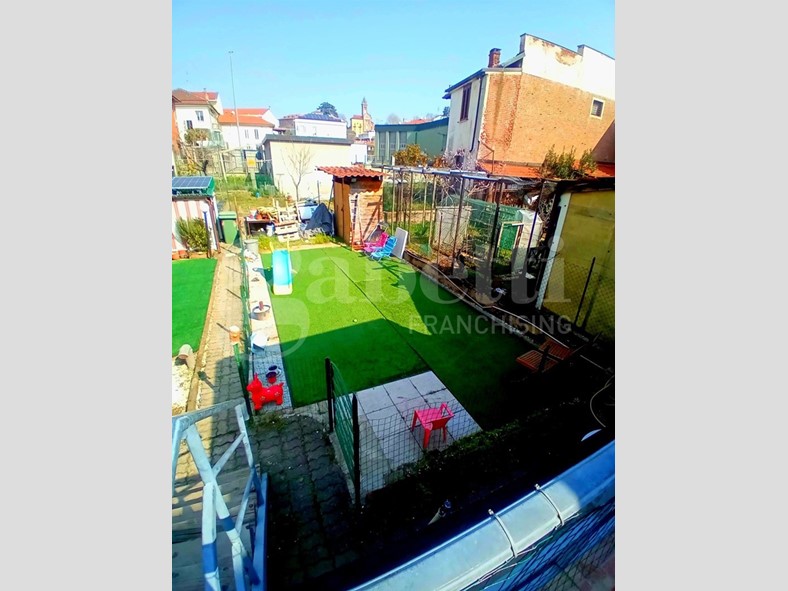 Trilocale in Vendita a Trofarello, 129'000&euro;, 80 m², con Box