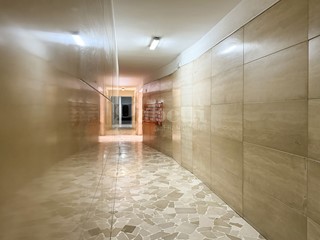 Trilocale in Vendita a Napoli, 275'000&euro;, 98 m², con Box