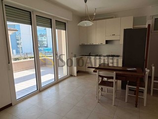 Bilocale in Affitto a Rimini, zona Via della Fiera (Vecchia), 850&euro;, 70 m², arredato, con Box
