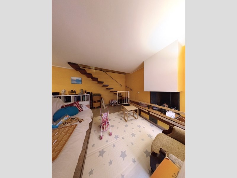 Quadrilocale in Vendita a Castelnuovo Magra, 175'000&euro;, 100 m²