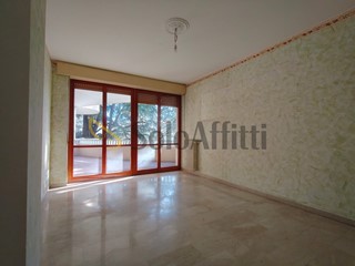Trilocale in Affitto a Gallarate, zona Via Carlo NoÃ¨, 725&euro;, 85 m²