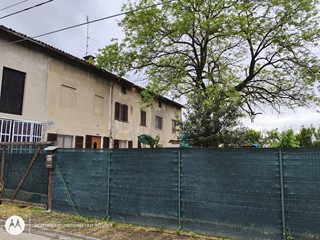 Appartamento in Vendita a Sale, 48'000&euro;, 201 m², con Box