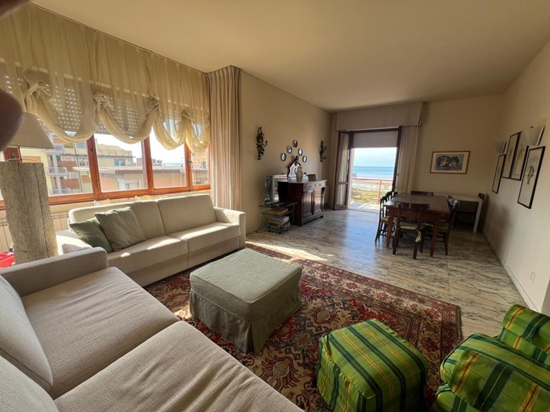 Attico in Vendita a Viareggio, 890'000&euro;, 130 m², arredato