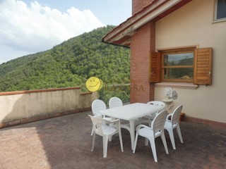 Attico in Vendita a Greve in Chianti, zona San Polo In Chianti, 269'000&euro;, 175 m²