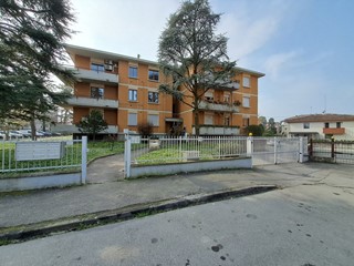 Trilocale in Vendita a Parma, 142'000&euro;, 110 m², con Box