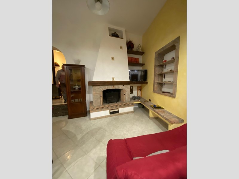 Appartamento in Vendita a Carrara, zona Nazzano, 210'000&euro;, 100 m², arredato