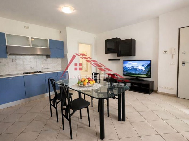 Trilocale in Vendita a Pisa, zona Tirrenia, 240'000&euro;, 72 m², arredato, con Box