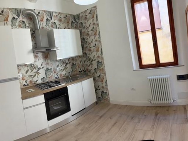 Quadrilocale in Affitto a Pisa, 1'200&euro;, 90 m², arredato