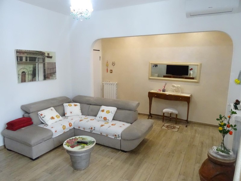 Trilocale in Vendita a Campi Bisenzio, 228'000&euro;, 75 m², arredato