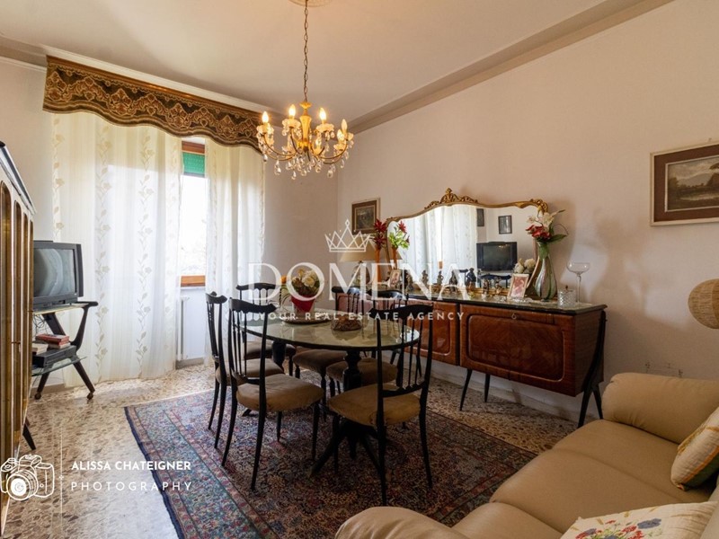 Appartamento in Vendita a Siena, 385'000&euro;, 144 m², con Box