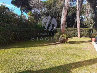 Appartamento in Vendita a Massa, zona Ronchi, 630'000&euro;, 135 m², arredato