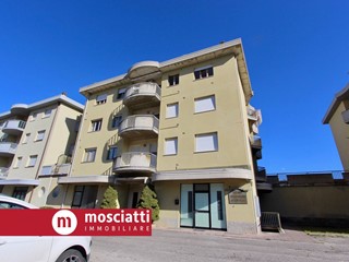 Appartamento in Vendita a Matelica, 108'000&euro;, 100 m²
