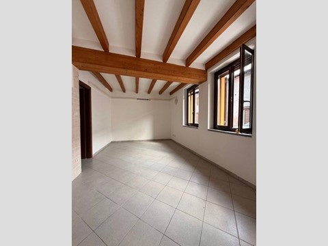 Trilocale in Affitto a Crosio della Valle, 600&euro;, 75 m²