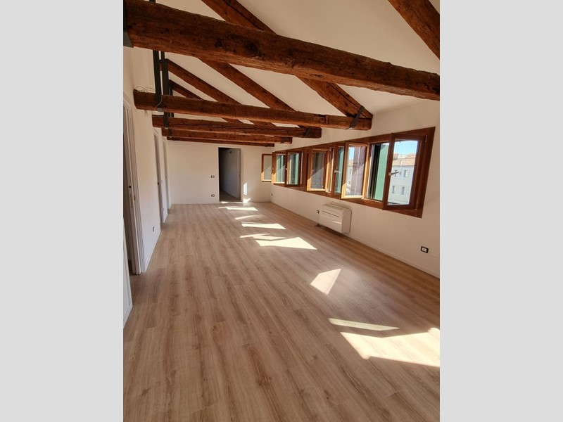 Appartamento in Vendita a Venezia, 960'000&euro;, 140 m²