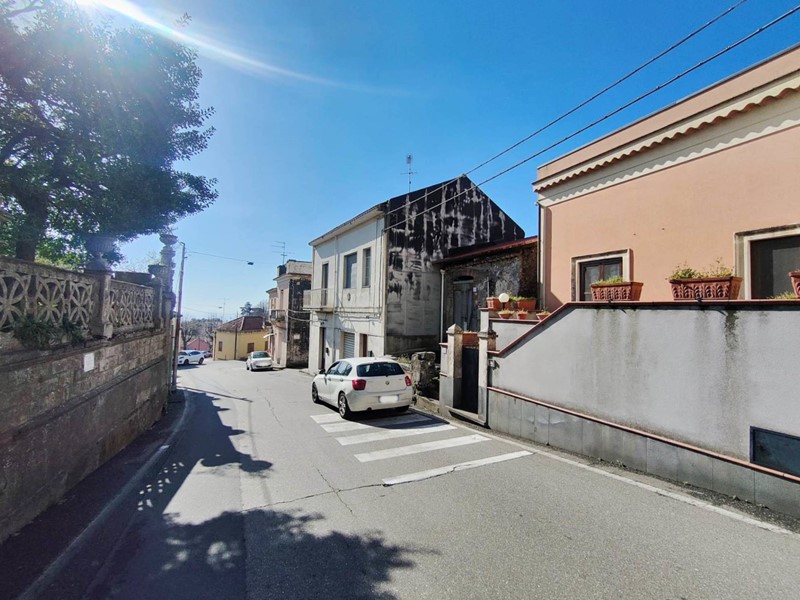 Appartamento in Vendita a Milo, 190'000&euro;, 200 m²