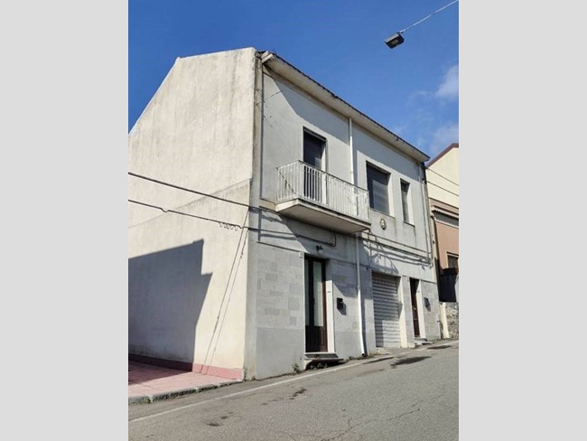 Quadrilocale in Vendita a Milo, 100'000&euro;, 100 m²